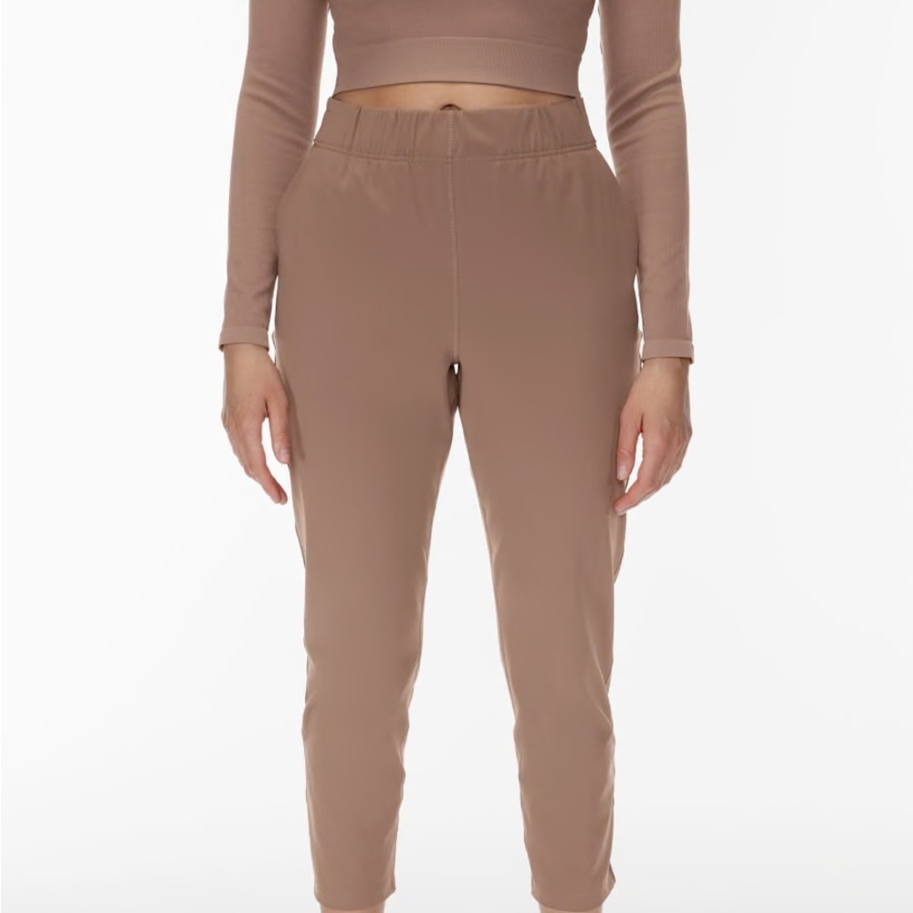 Aritzia The Group Weekender Pant - S - Taupe